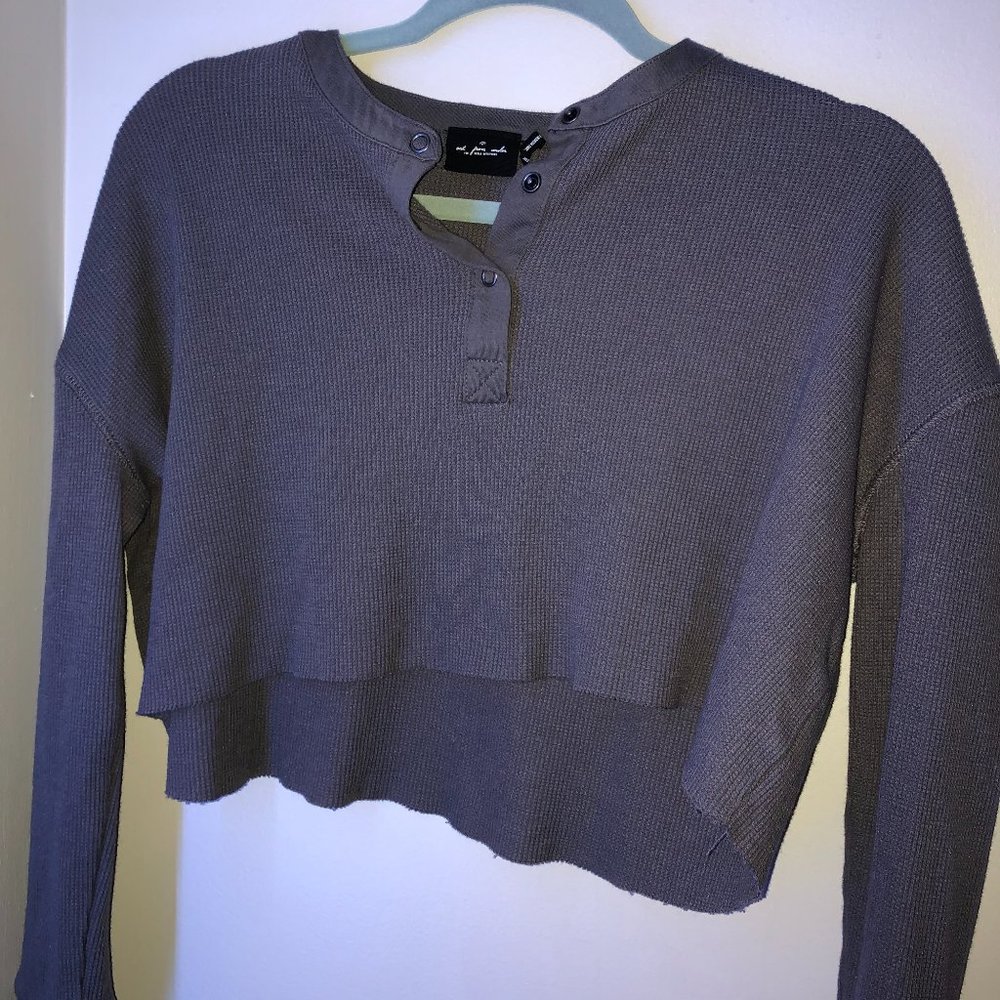 UO Long Sleeve Quarter Button Size XS